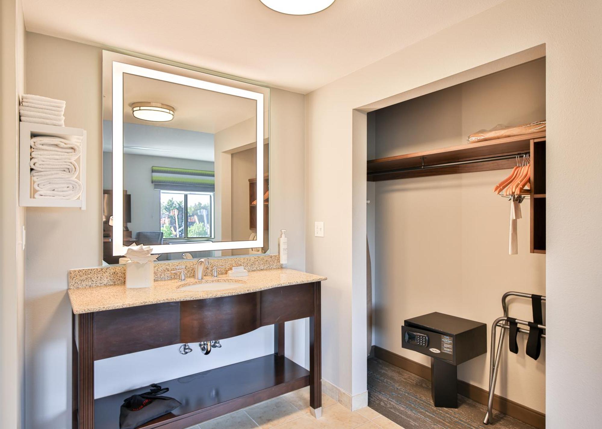 Hampton Inn & Suites By Hilton Seattle/Kent Extérieur photo